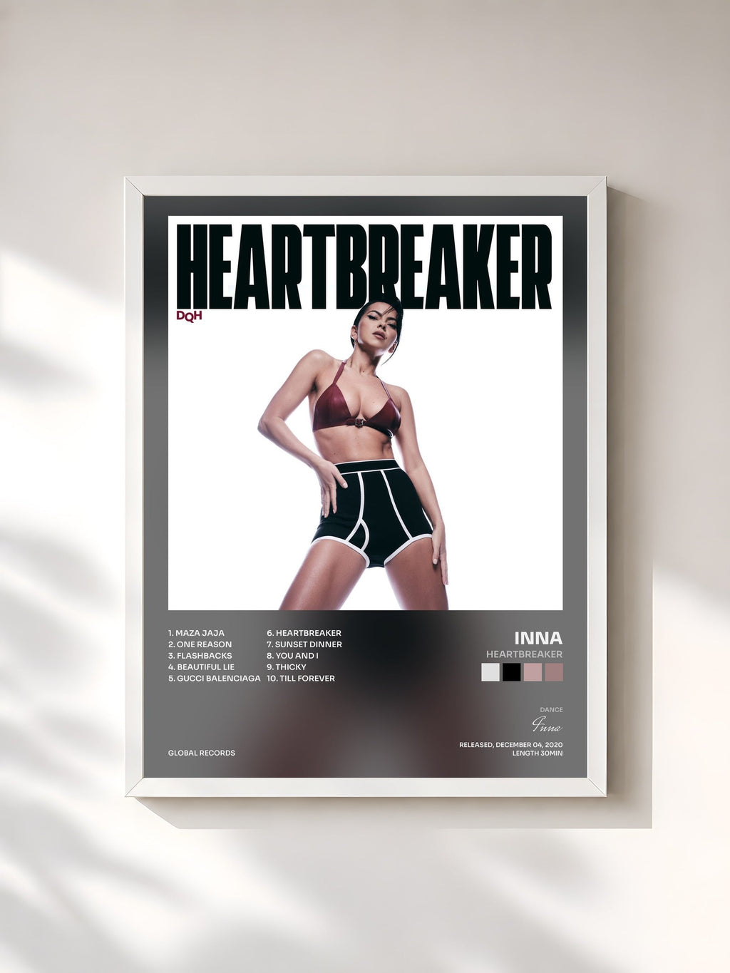 #blanc Heartbreaker von Inna als gerahmter Kunstdruck, weißer Rahmen, gedruckt und gerahmt in Frankreich