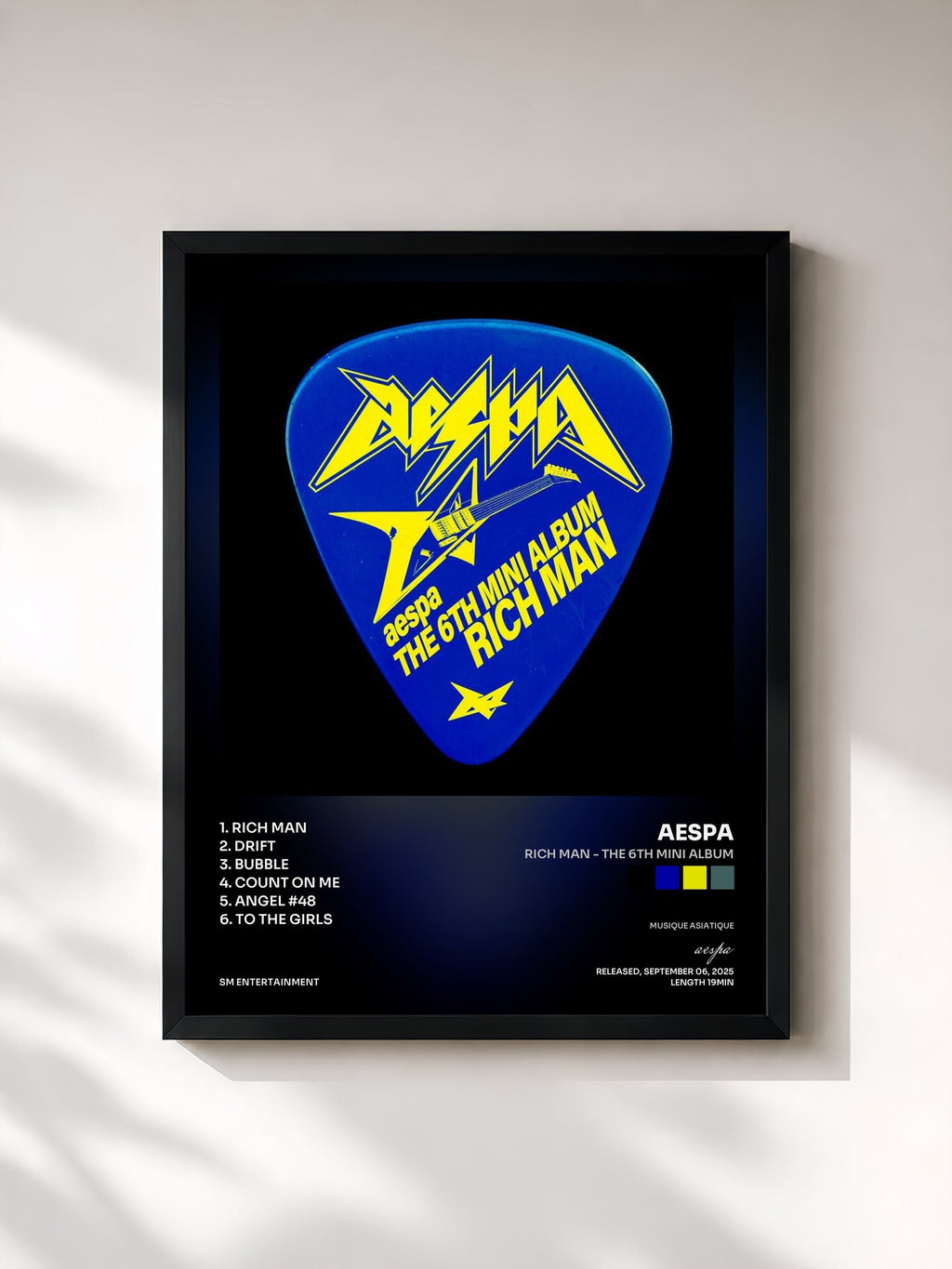 #noir Rich Man - The 6th Mini Album von aespa als gerahmter Kunstdruck, schwarzer Rahmen, gedruckt und gerahmt in Frankreich