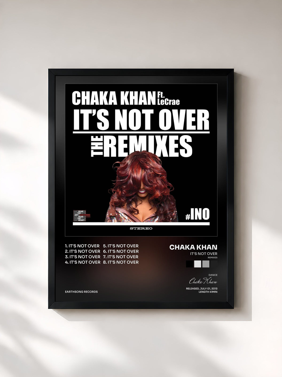 #noir Tableau de l'album It's Not Over (Remixes) de Chaka Khan, cadre noir, imprimé et encadré en France