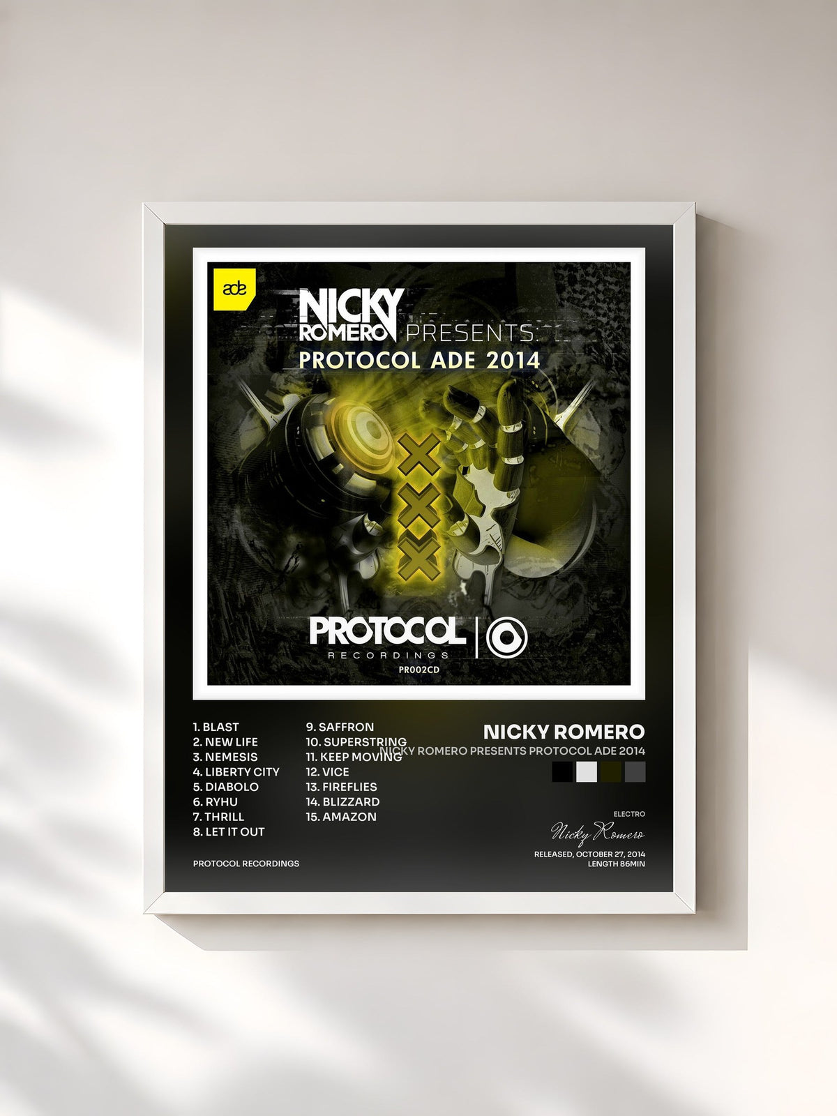 #blanc Nicky Romero presents Protocol ADE 2014 von Nicky Romero als gerahmter Kunstdruck, weißer Rahmen, gedruckt und gerahmt in Frankreich