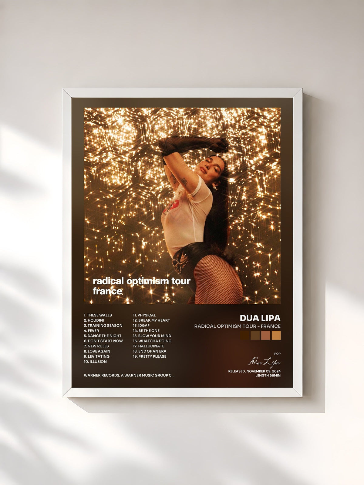 #blanc Tableau de l'album Radical Optimism Tour - France de Dua Lipa, cadre blanc, imprimé et encadré en France